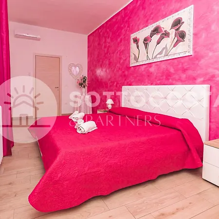 Red Sun Apartment
