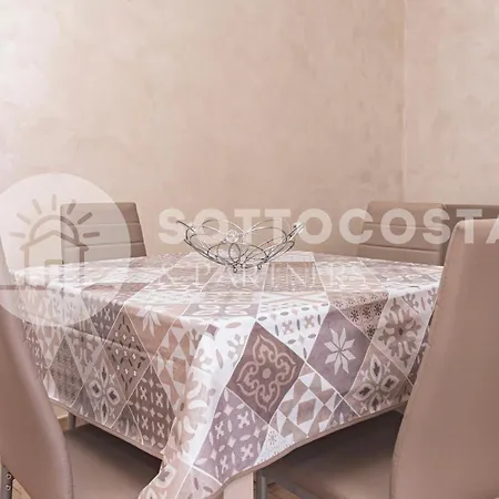 Red Sun Apartment *